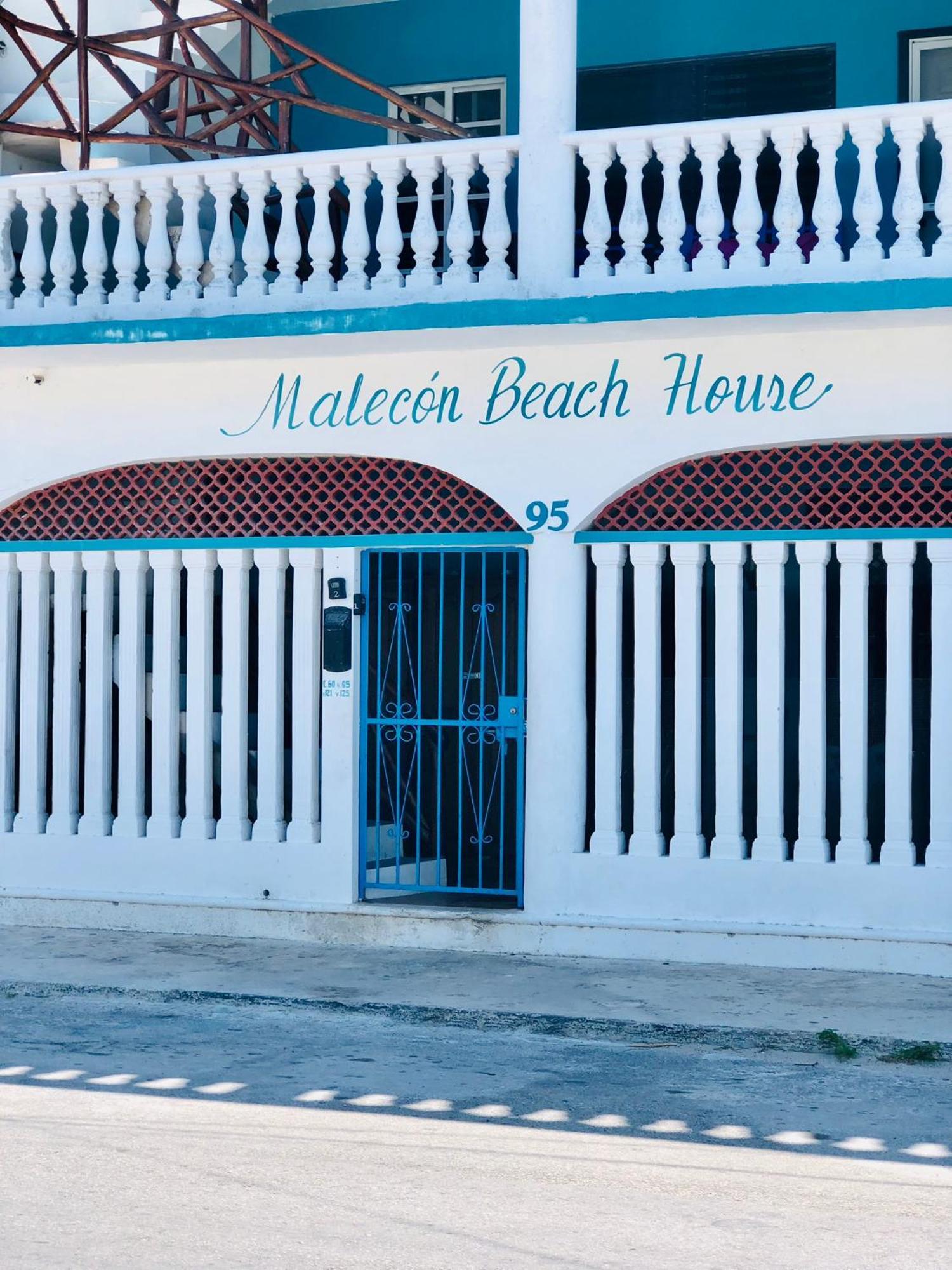 Malecon Beach House In Progreso 1 Block From Beach Ngoại thất bức ảnh